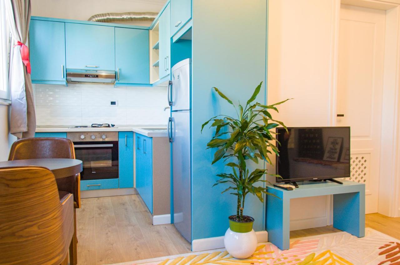 Bright Apartment Close To City Center Tirana Kültér fotó
