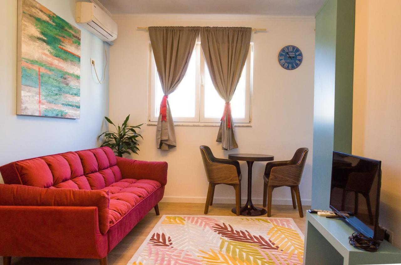 Bright Apartment Close To City Center Tirana Kültér fotó