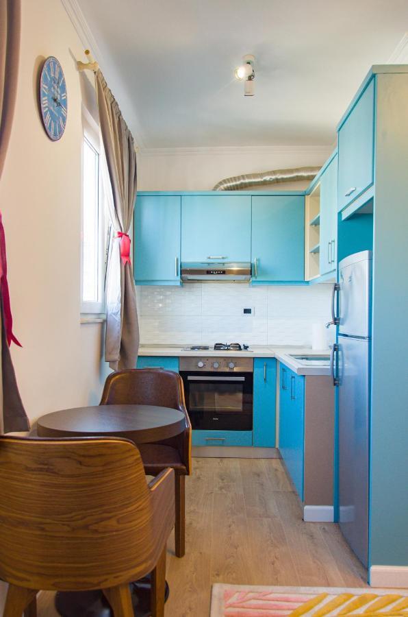 Bright Apartment Close To City Center Tirana Kültér fotó